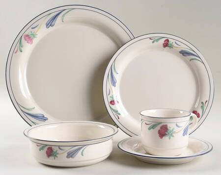 Poppies On Blue 40 Piece Estate Set