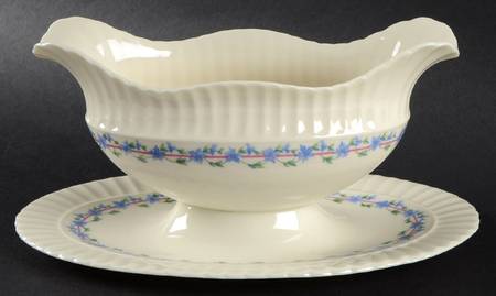 Priscilla Gravy Boat with Attached Underplate