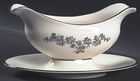 Promise Gravy Boat with Attached Underplate