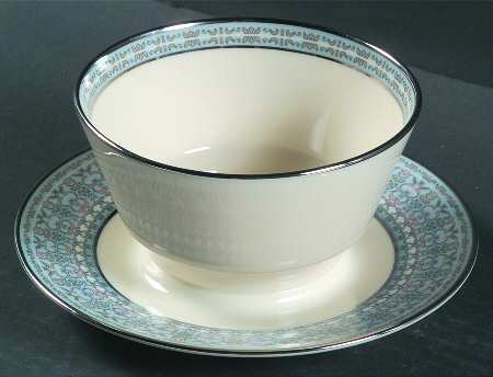 Projection Gravy Boat with Attached Underplate