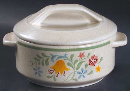 Quakertown Individual Casserole & Lid