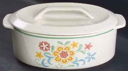 Quakertown 2.5 Quart Oval Covered Casserole