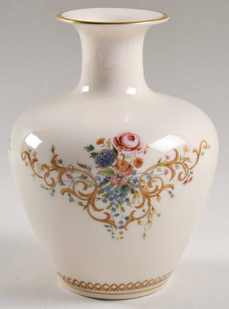 Queen's Garden 7" Vase