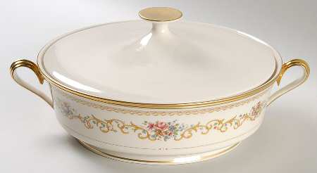 Queen's Garden Round Covered Vegetable