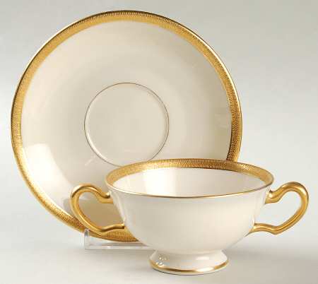 R4 Footed Bouillon Cup & Saucer