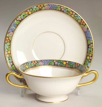 R6 Footed Bouillon Cup & Saucer