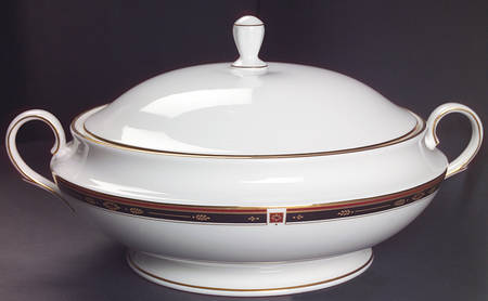 Regency Black Round Covered Vegetable