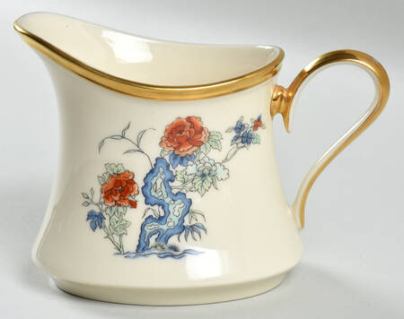 Red Lacquer Creamer