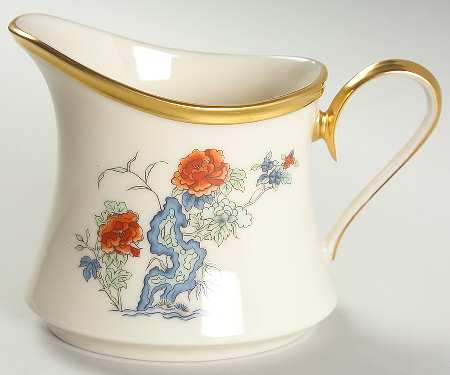 Red Lacquer Creamer