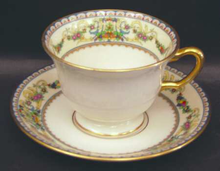 Renaissance Oversized Cup & Saucer Set