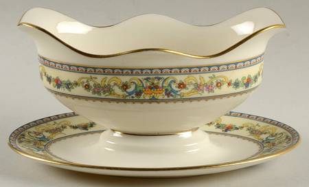 Renaissance Gravy Boat with Attached Underplate