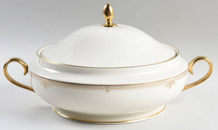 Republic 99 Shape Round Covered Vegetable