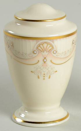 Richelieu Court Pepper Shaker