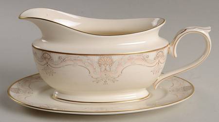 Richelieu Court Gravy Boat & Underplate