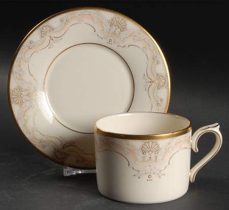 Richelieu Court Flat Cup & Saucer Set