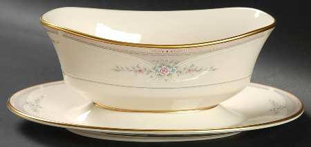 Riverdale Gravy Boat with Attached Underplate