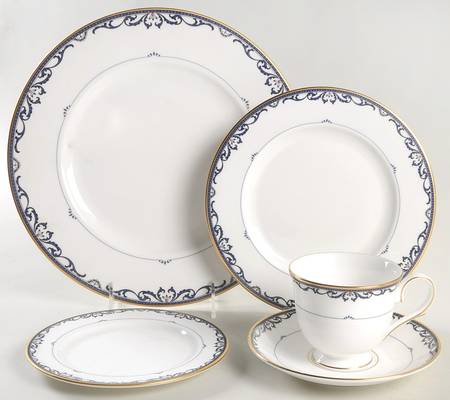 Royal Scroll 5 Piece Place Setting