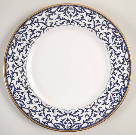 Royal Scroll Accent Luncheon Plate