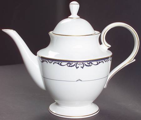 Royal Scroll Teapot & Lid