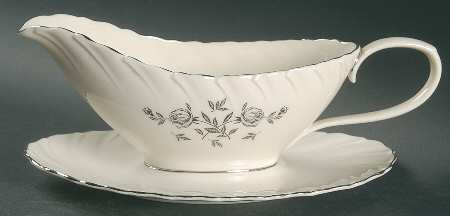 Rosemont Gravy Boat with Attached Underplate