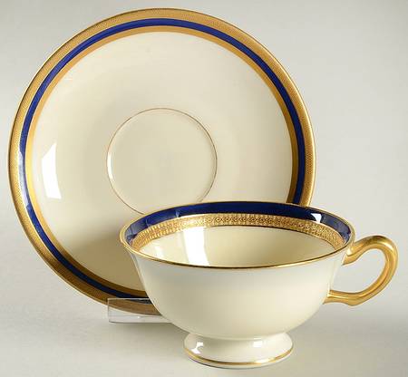 S36b Footed Cup & Saucer Set