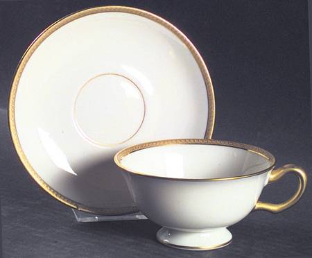 S62 Footed Cup & Saucer Set