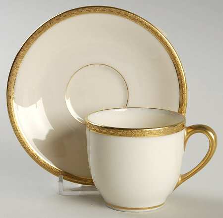 S8 Flat Demitasse Cup & Saucer Set