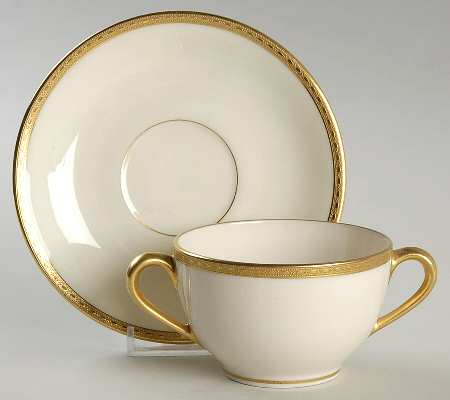S8 Flat Bouillon Cup & Saucer
