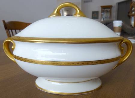 S8 Tureen &  Lid