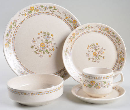 Sandflowers 5 Piece Place Setting