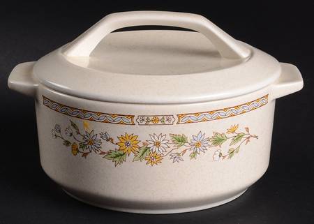 Sandflowers 1.25 Qt Round Covered Casserole