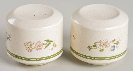 Saybrooke Salt & Pepper Set