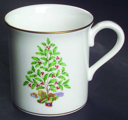 Snow Holly Tree Gold Mug