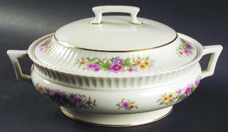 Sonnet Round Covered Vegetable