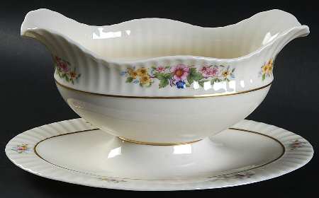 Sonnet Gravy Boat with Attached Underplate