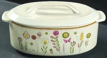 Sprite 2.5 Quart Oval Covered Casserole