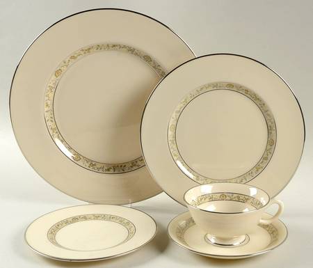 Springdale (Platinum Trim) 40-Piece Set