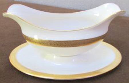 Stanford Gravy Boat with Attached Underplate