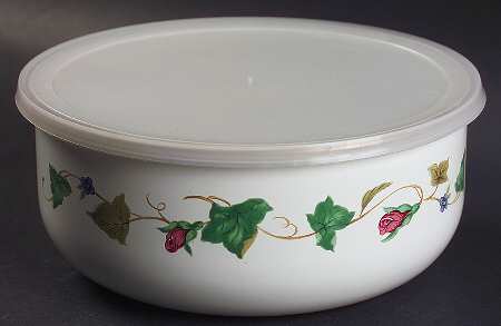 Summer Terrace 7 3/4" Metal Bowl W/Plastic Lid