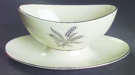 Symphony Gravy Boat with Attached Underplate