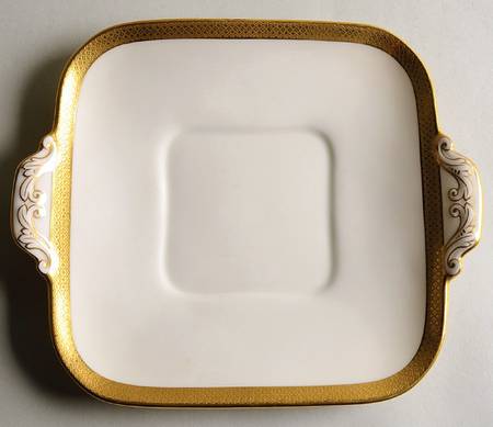 T6 Square Handled Cake Plate