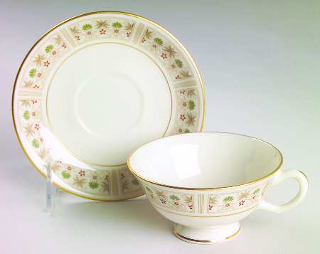 Tableau Footed Cup & Saucer Set