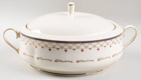 Terrace Rose Round Covered Vegetable