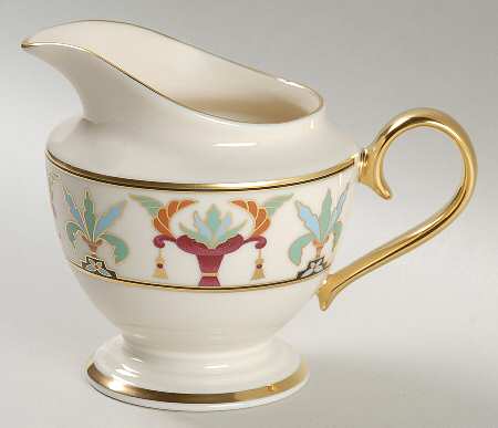 Tosca 1999 Shape Creamer