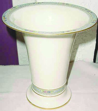 Trent 8" Vase