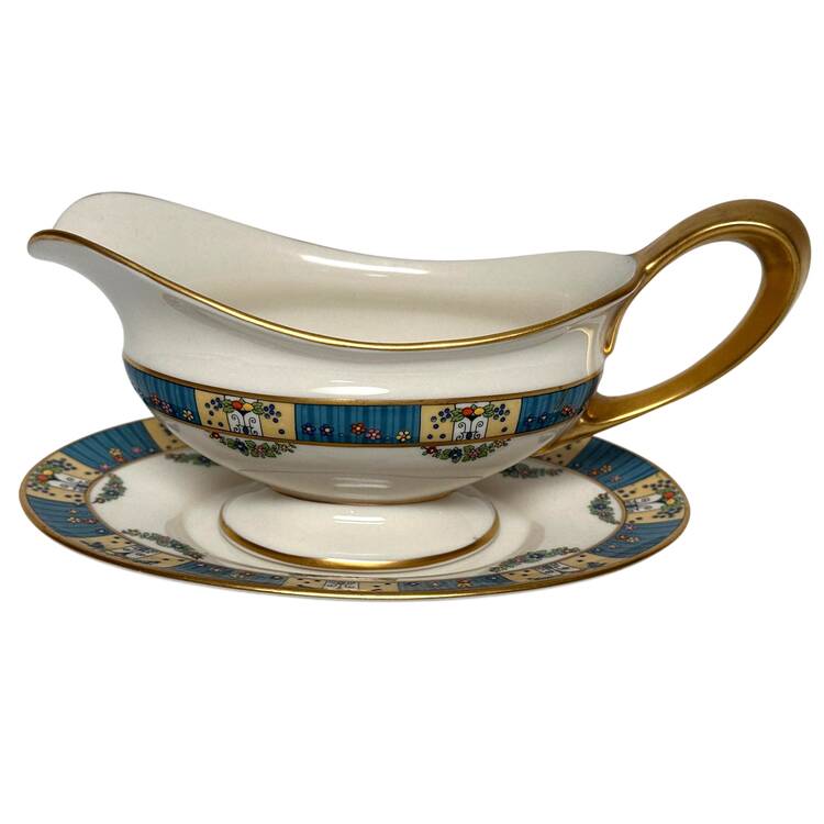 Tremont Gravy Boat with Attached Underplate