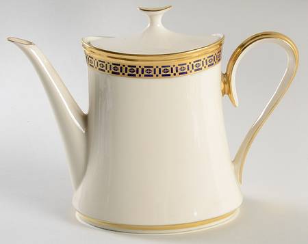 Tudor Tea/Coffee Pot & Lid by Lenox