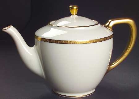 Tuxedo (Gold Backstamp) Shape 1961 Teapot & Lid