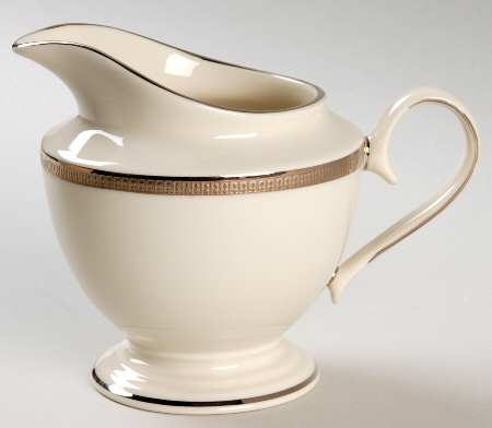 Tuxedo Platinum (Newer, Presidential Shape) 1999 Shape Creamer