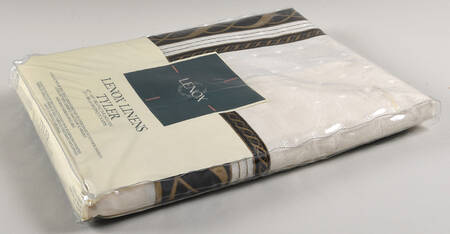 Tyler 62" X 118" Oblong Tablecloth